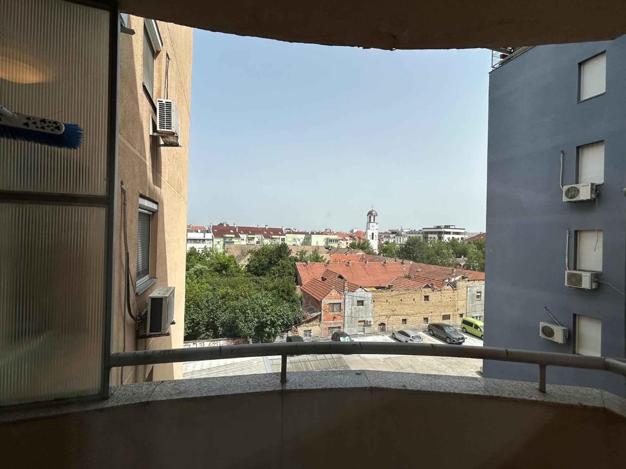 Big Apartment With Wifi, Ac And Smarttv Novi Sad Buitenkant foto