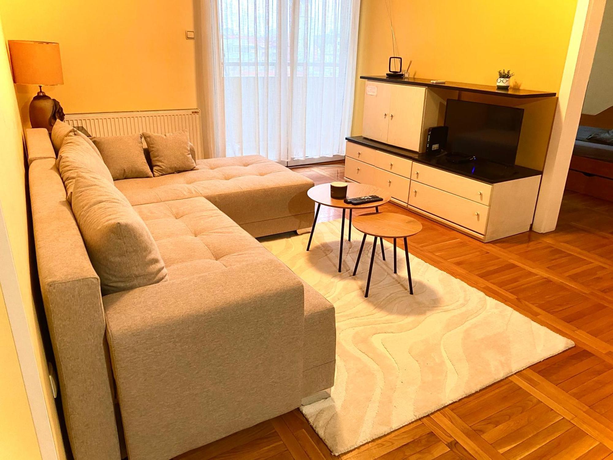 Big Apartment With Wifi, Ac And Smarttv Novi Sad Buitenkant foto